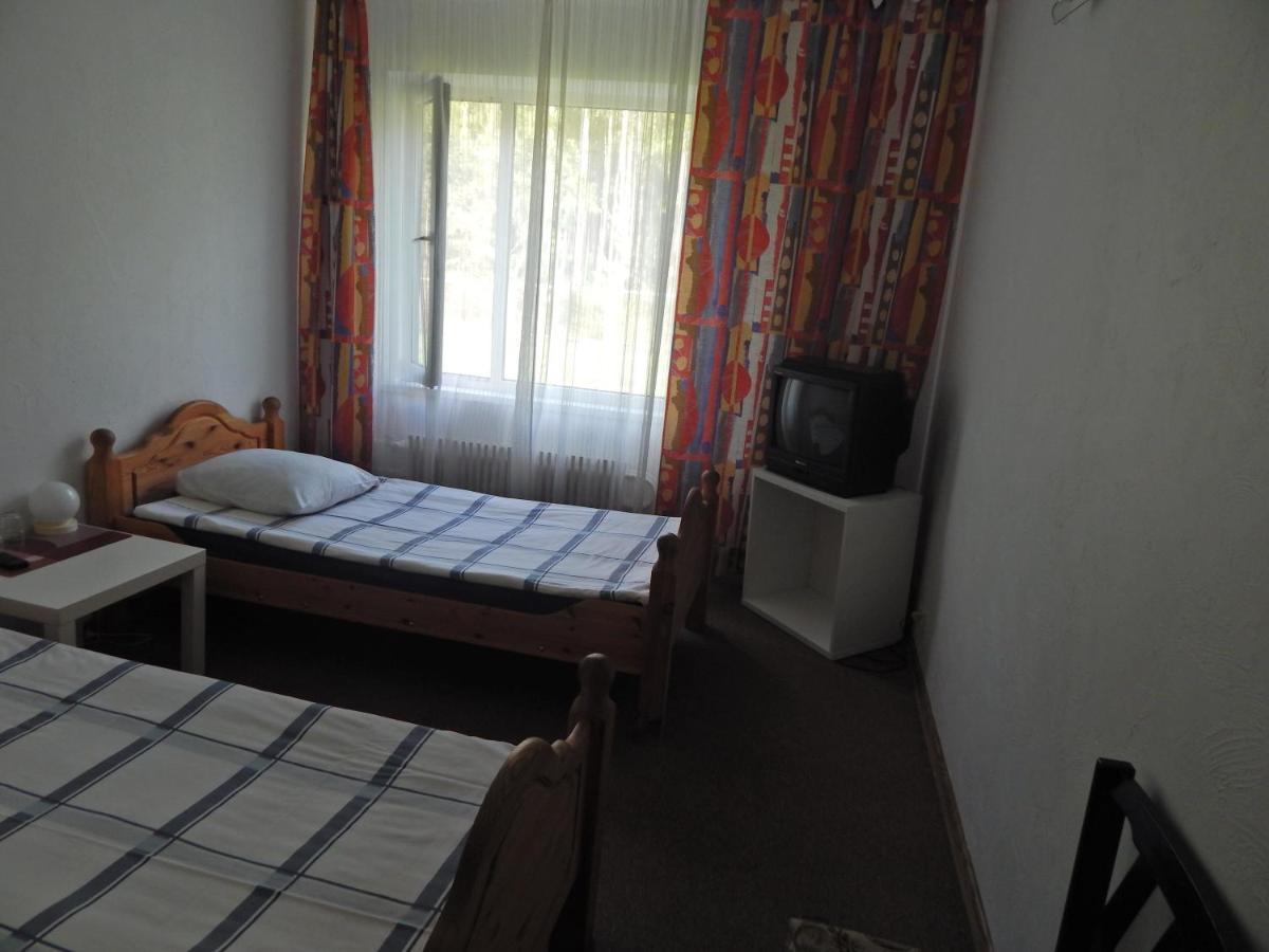 Motel Brencis Iecava Eksteriør billede